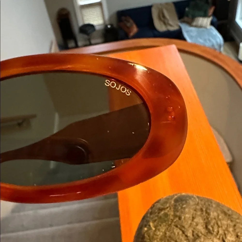 Sojos retro oval shaped sunglasses in tortoise shell shade